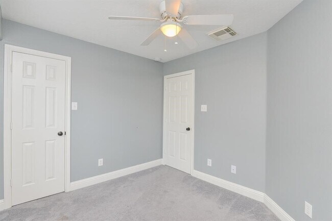 Building Photo - 8755 Thistlemoor Ln