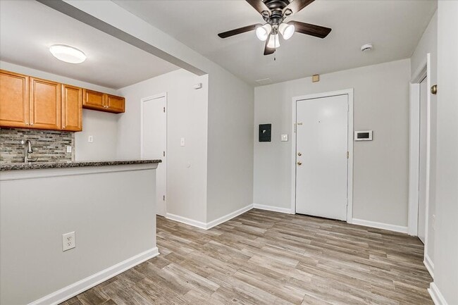 Building Photo - 217 Smith St