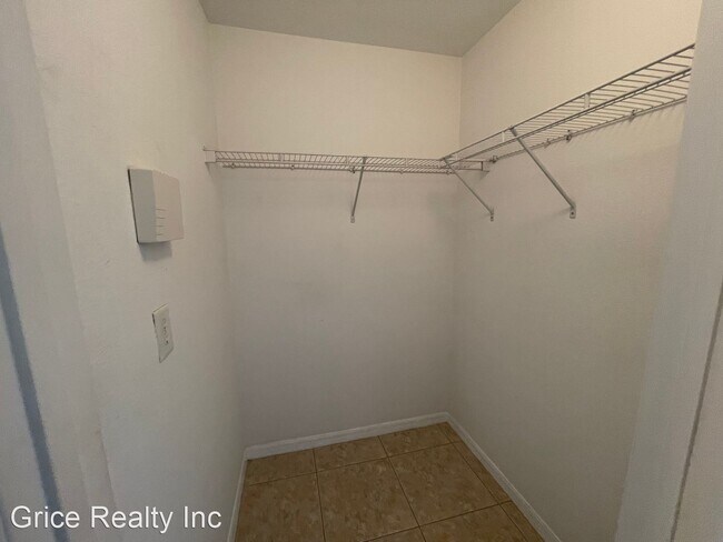 Building Photo - 1 br, 1 bath House - 14880 Pleasant Bay Ln...