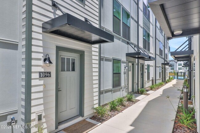 Building Photo - 1096 Farwell St