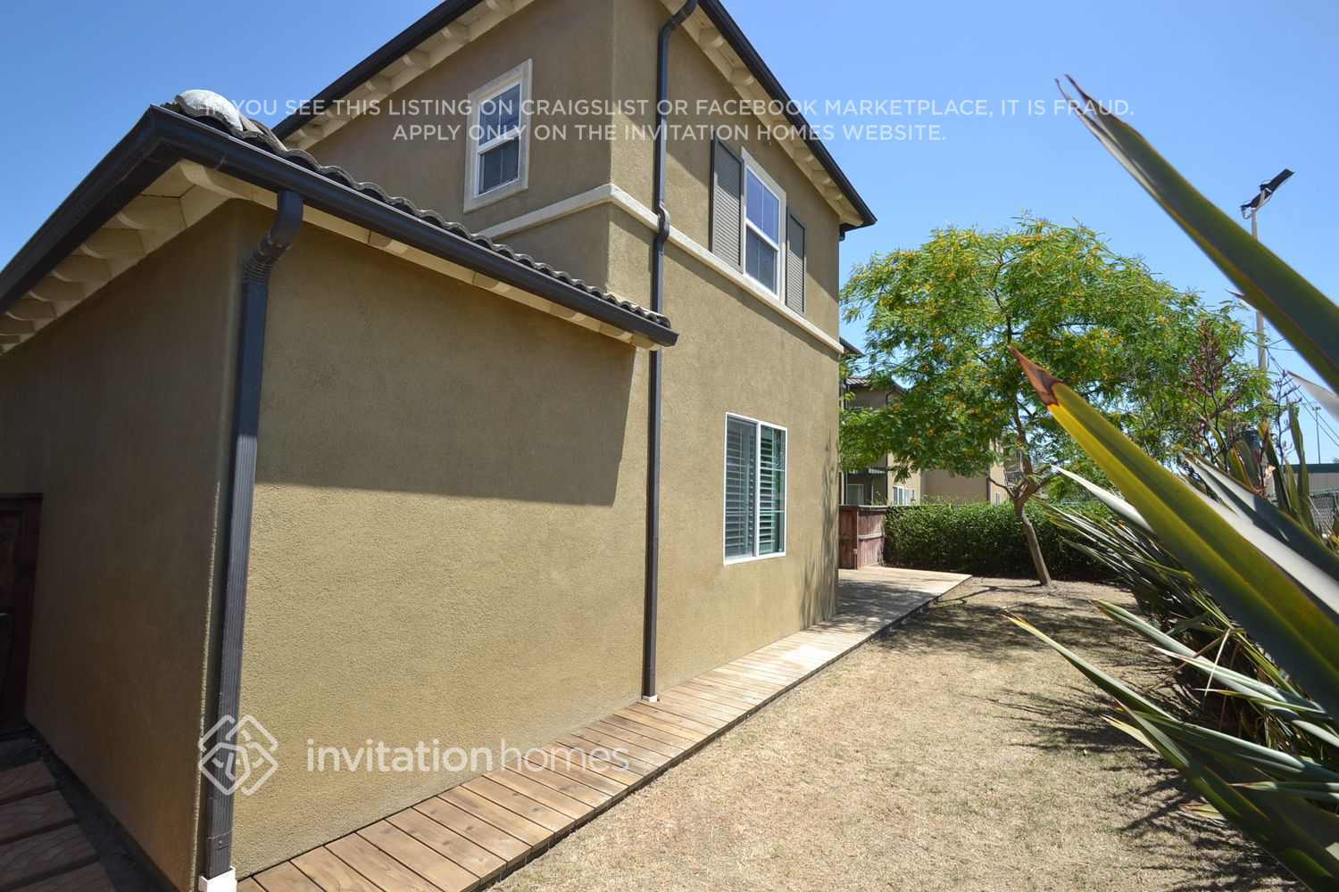 Building Photo - 9147 S Cullen Wy