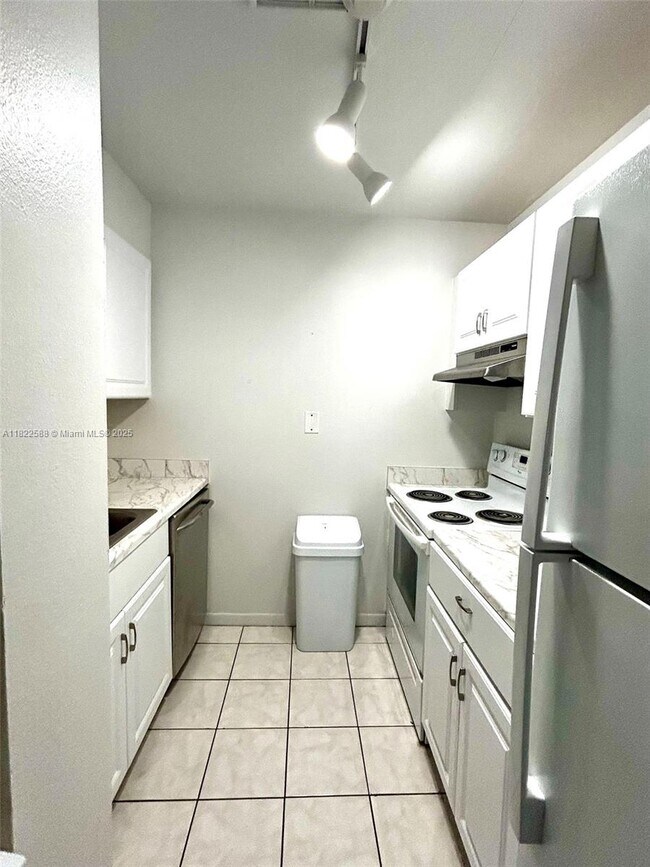 Building Photo - 4276 NW 89th Ave