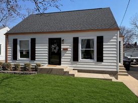 Building Photo - 1909 46th St