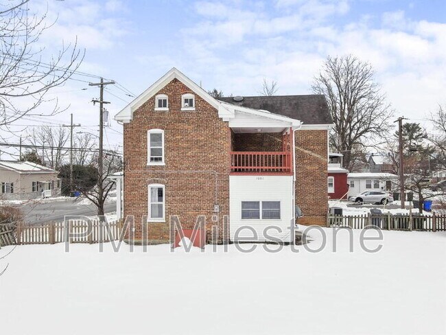 Building Photo - 1001 Pope Ave