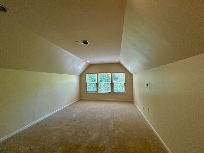 Building Photo - 4 BR | 3.5 BA | 2-Car Garage Craftsman style home in the Wynwood Section of Fox Creek Subdivision