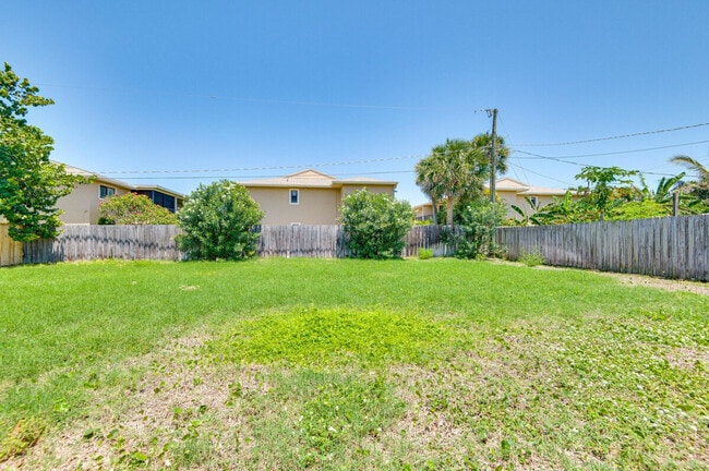 Building Photo - 589 Coconut St