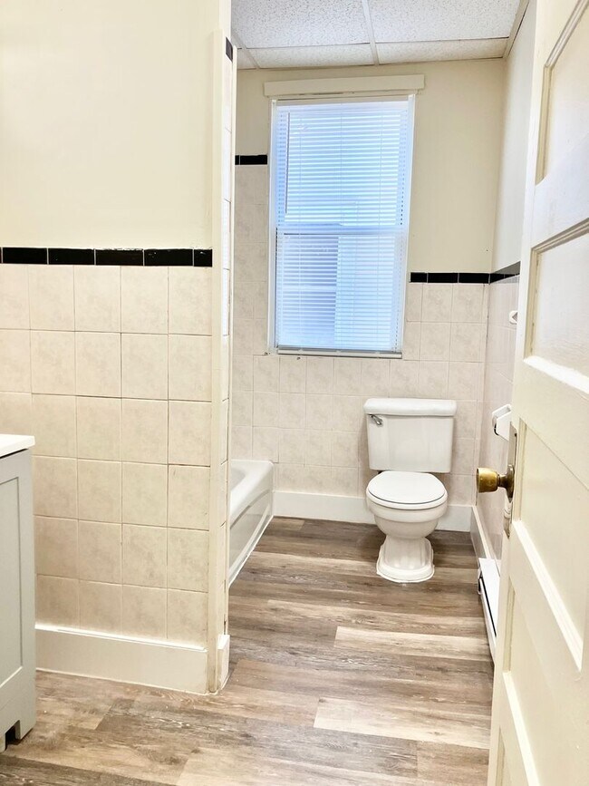 Building Photo - DICKERMAN