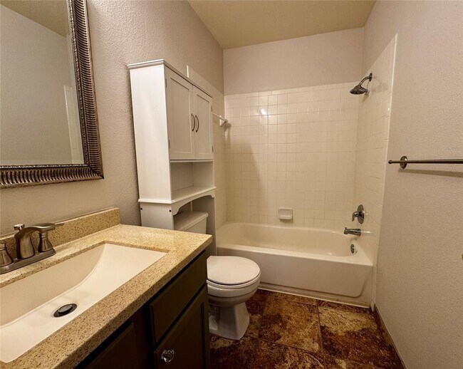 Building Photo - 14420 Cummins Way