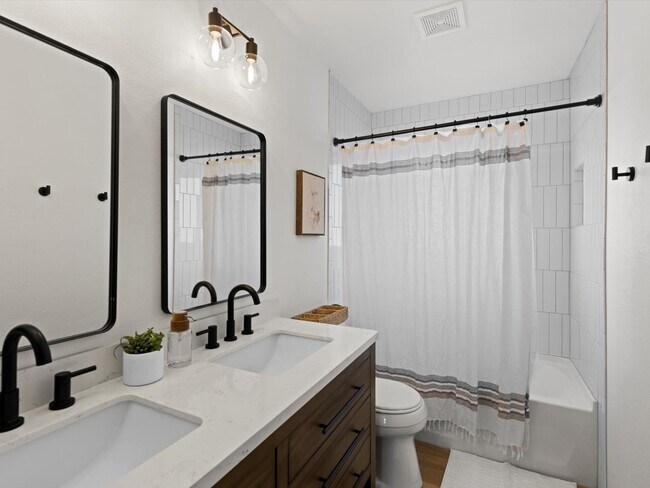 Building Photo - 4899 Sonata Dr