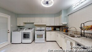 Building Photo - 146 Teakwood Ln