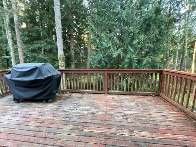 Building Photo - Beautiful 3 Bedroom, 2.5 Bath Home in Clearwood Community!