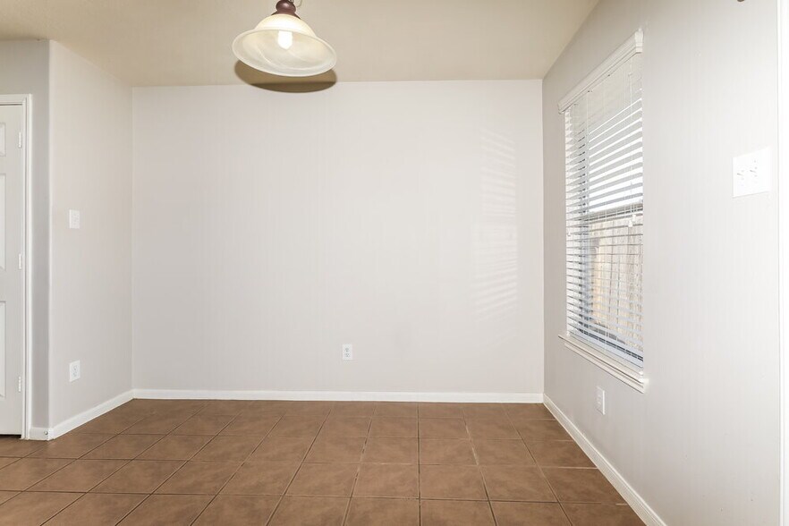Building Photo - 25418 Barmby Dr