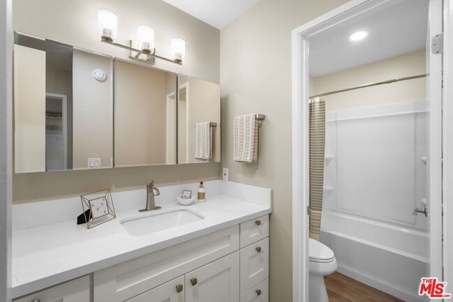 Building Photo - 8650 Gulana Ave