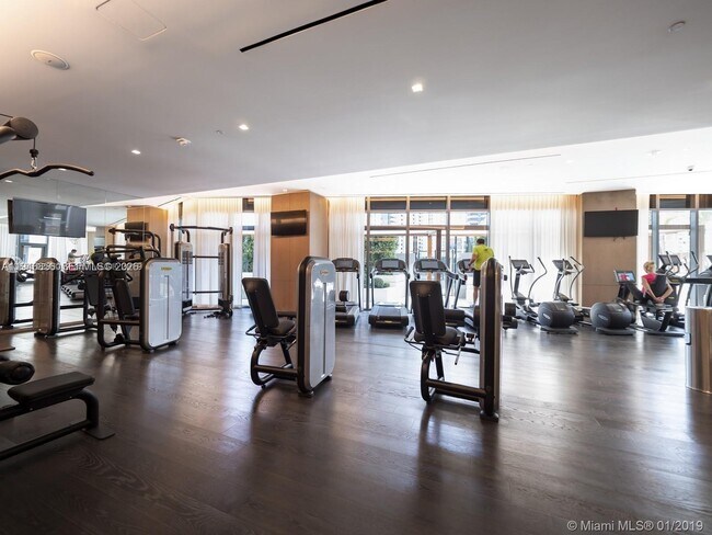 Building Photo - 801 S Miami Ave