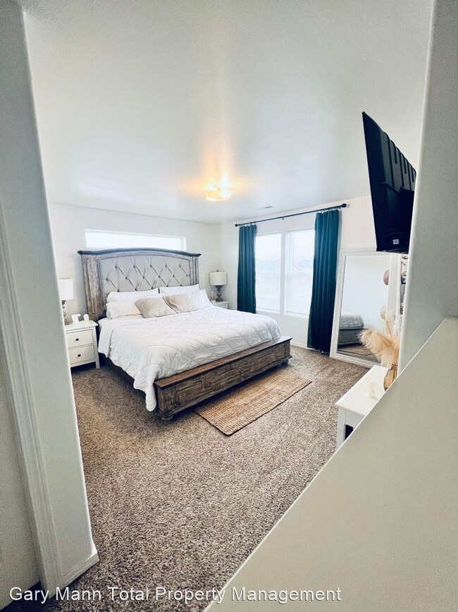 Building Photo - 3 br, 2.5 bath House - 714 N Penrose St