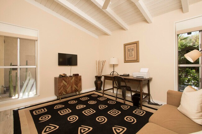 Building Photo - 40080 Via Buena Vista