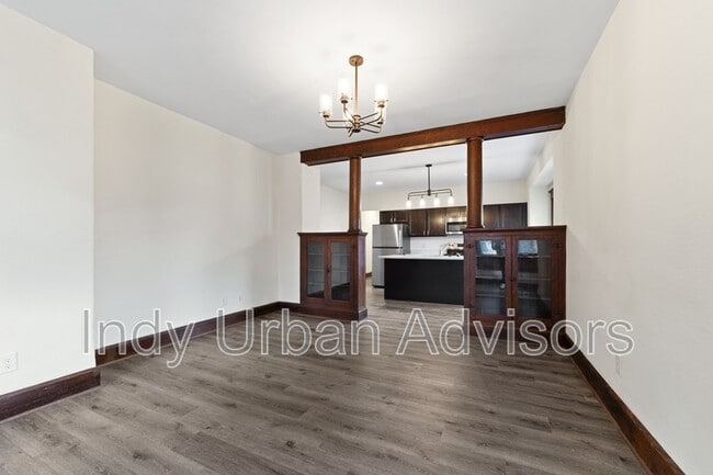 Primary Photo - 1306 Woodlawn Ave