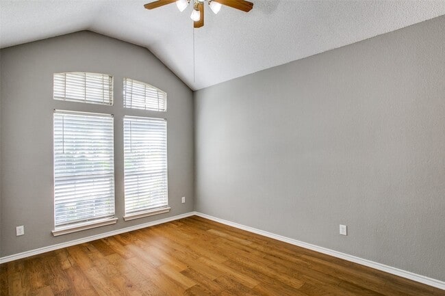 Building Photo - 7120 Axis Ct