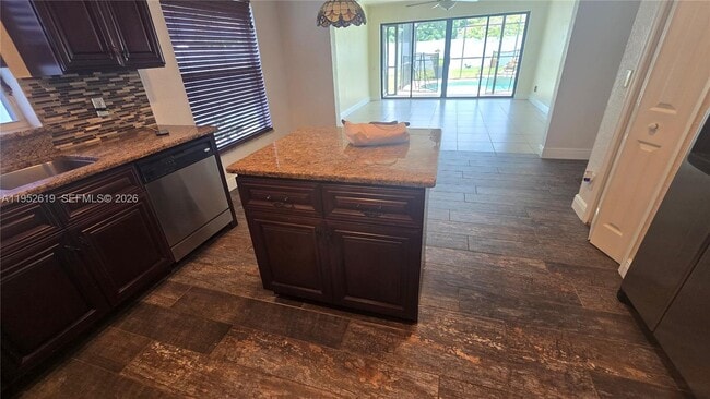 Building Photo - 2372 Topaz Trail