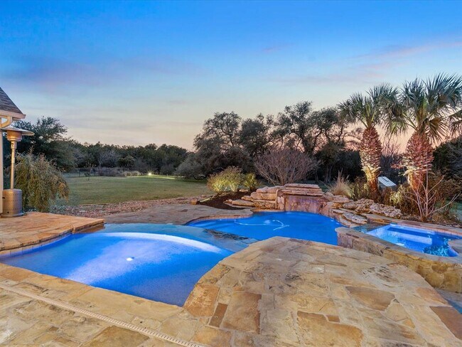 Building Photo - 1005 Overlook Bend