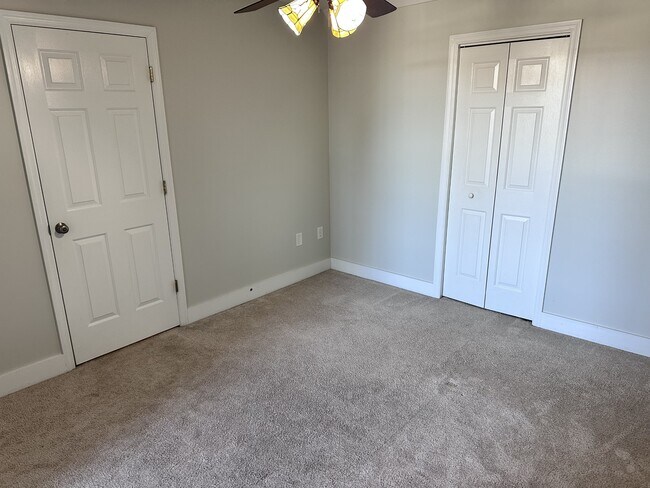 Building Photo - 304 Chisholm Trail