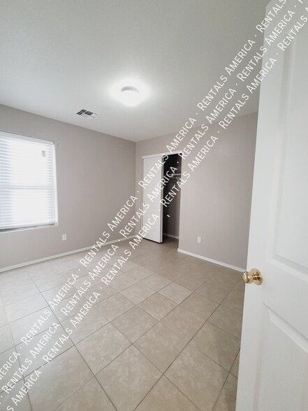 Building Photo - 776 E Cowboy Cove Trail