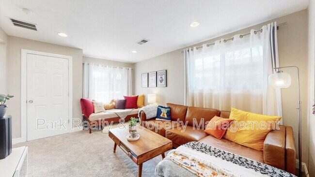 Building Photo - 6025 W 61st Ave