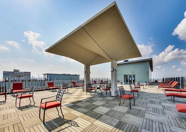 Building Photo - 3550 N Lake Shore Dr