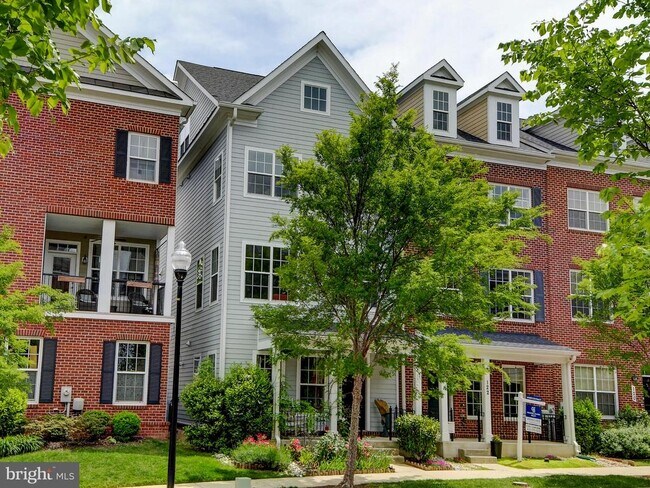 Building Photo - 124 Meridian Ln