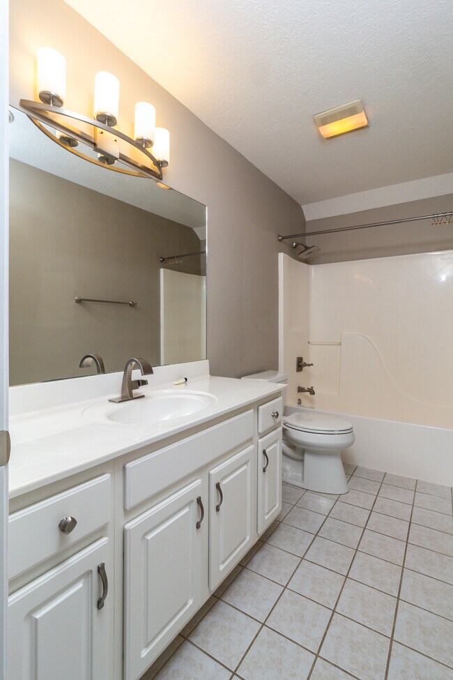 Building Photo - 1100 Winterberry Ln