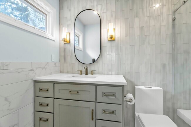 Building Photo - 6661 Woodson Dr