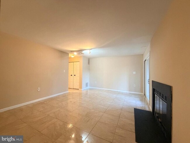 Building Photo - 203 Autumn Flower Ln