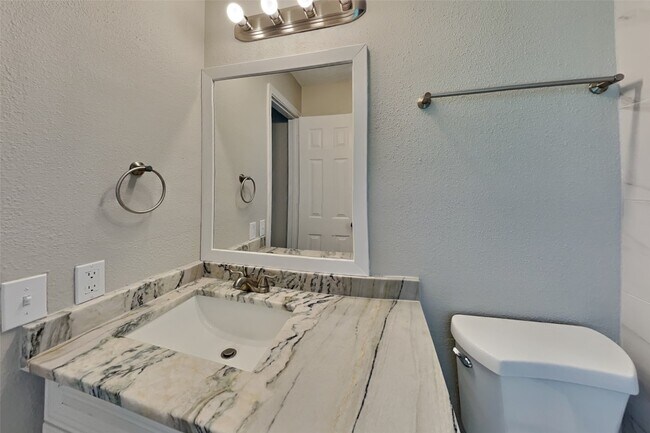 Building Photo - 5315 Hazel Grove Dr