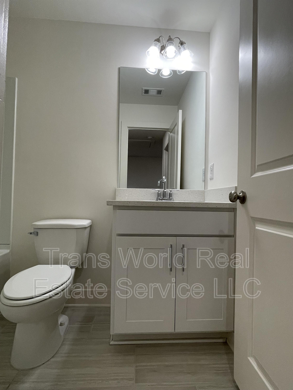 Building Photo - 158 N Auburn Landing Pl