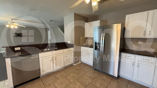 Building Photo - 4137 Capstone Dr