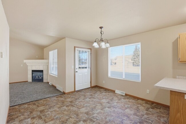 Building Photo - 912/914 Hartzheim Drive