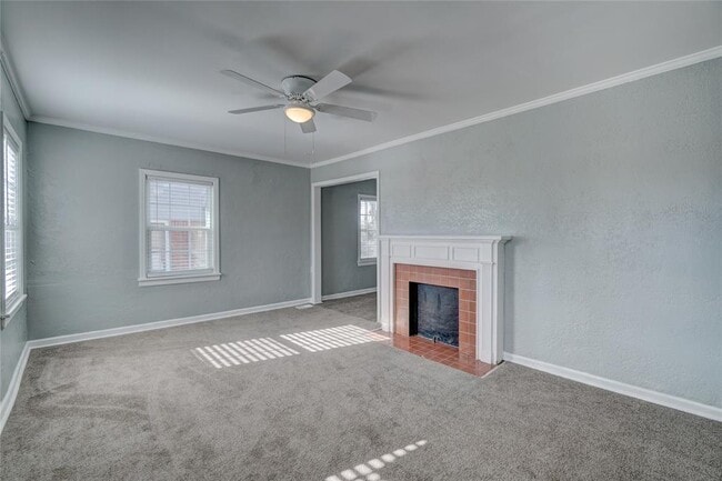 Building Photo - 2119 Hardin Dr