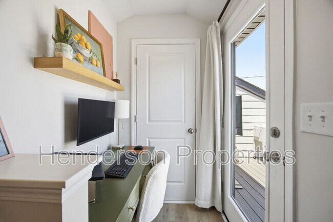 Building Photo - 3008 Oak Landing Dr