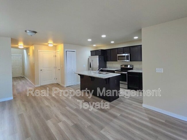 Building Photo - 4756 Parker St