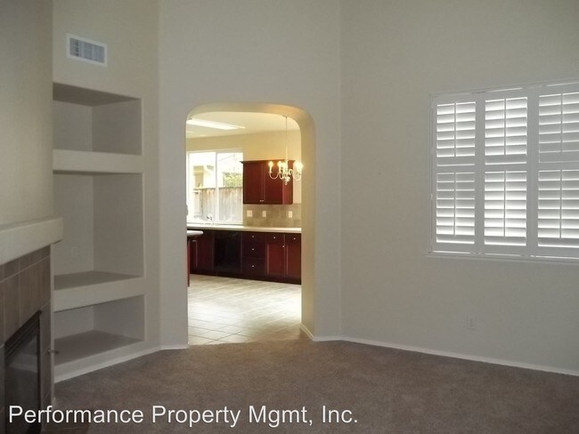 Building Photo - 711 W Barcelona Ln