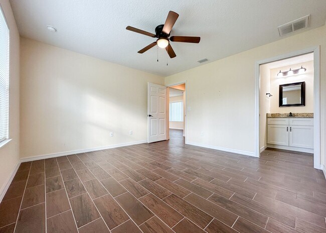 Building Photo - 2680 SW 156th Ln