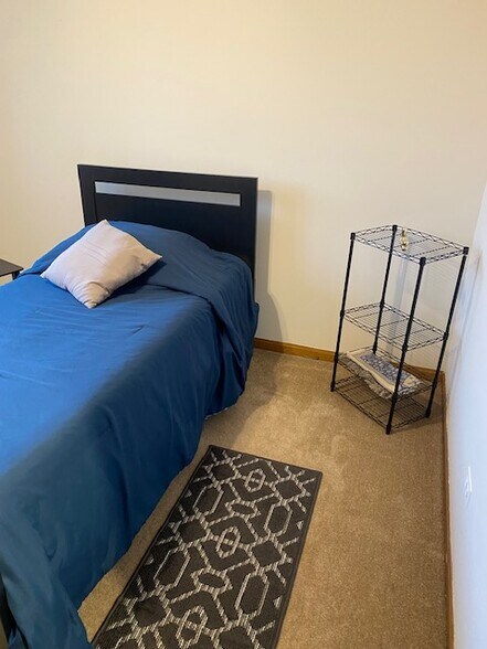 Building Photo - 8821 N Greenwood Ave