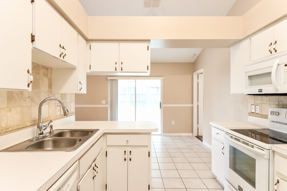 Building Photo - 656 Lakemont Dr