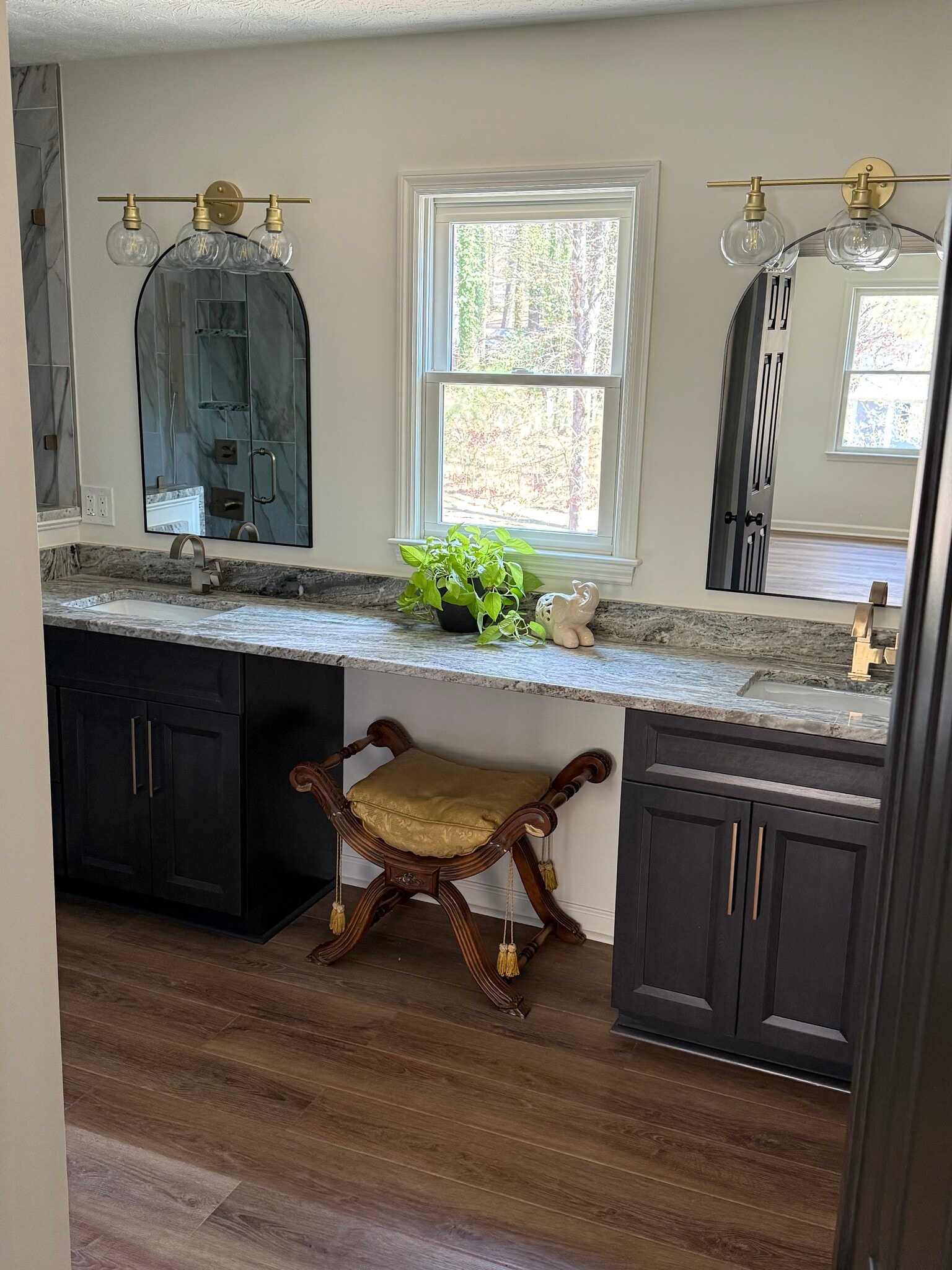 Double vanities - 117 Battery Way