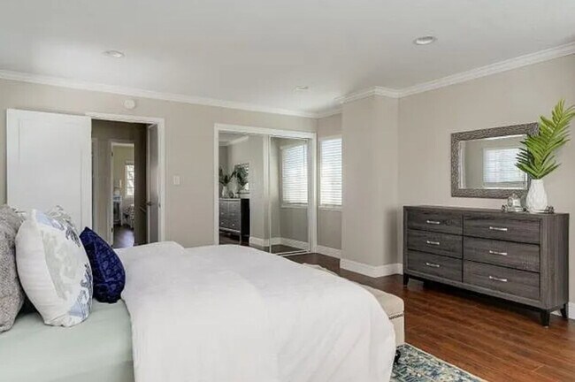 Building Photo - 1004 Airport Blvd