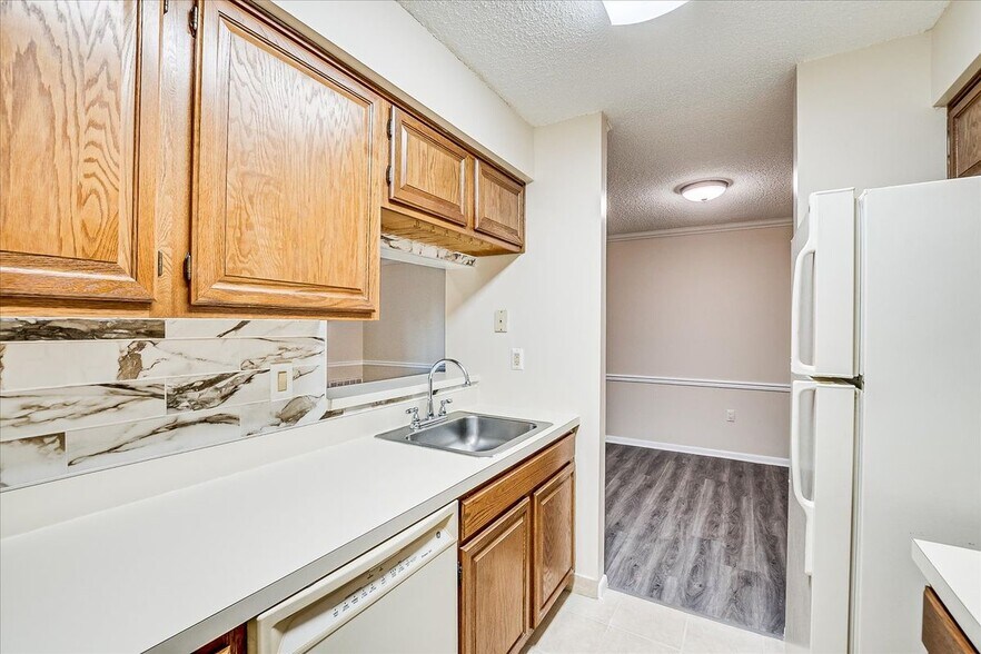 Building Photo - 211 Ravens Crest Dr