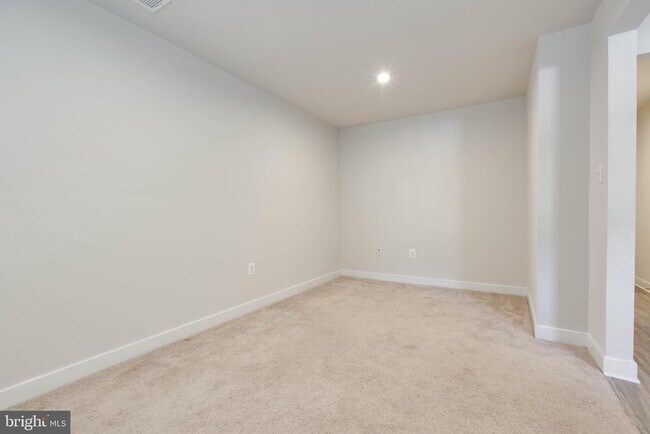 Building Photo - 149 Lyons Crk Dr