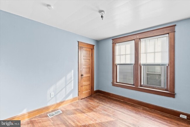 Building Photo - 133 Hanover Rd