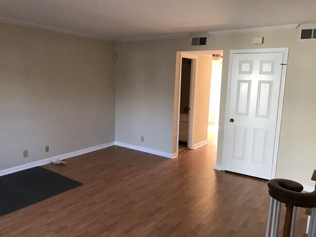 Building Photo - 2629 Blakemore Ave