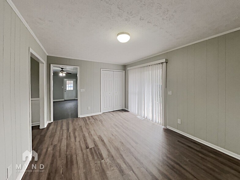 Building Photo - 2550 Stoney Brook Ln